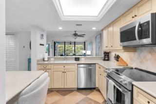 4th Floor 2 Bed I Walk to Beach Marco Walk - 5