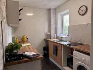 No23 - Bright & spacious 2nd floor flat - PET friendly - Noon check out - 7