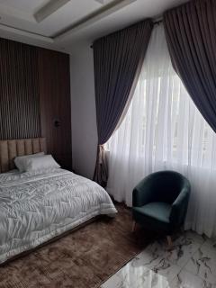 Luxury 2 Bedroom Penthouse Apartment with Free WiFi & 24hrs Electricity - 6
