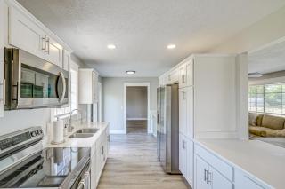 Secluded Lynn Haven Home, Huge Yard, Near Beaches - 3