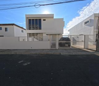 Casa con piscina y espectacular vista al mar - 9