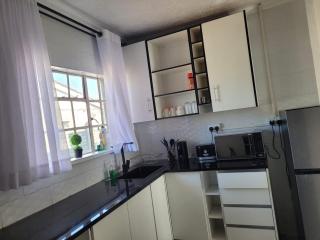 2 Bed Cottage close to Westgate Shopping Centre - 8