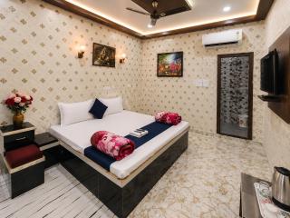 Varanasi Dream Guesthouse I Near Kashi Vishwanath - 9