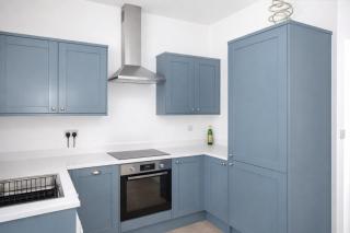 1 Bedroom Apartment, Free Private Parking, Near Airport, Contractor Friendly, Smart TV, Long Stay Accomodation - 8