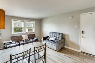 Train to Philly! Pet-Friendly Unit in Barrington - 6