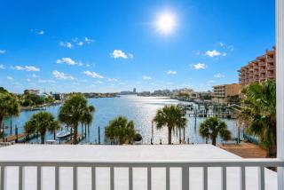 Dockside Dream - 8