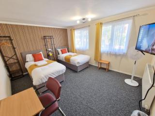 NightRest Homes 5 minutes to Luton Airport -Wifi - Free Parking -Luton - 1