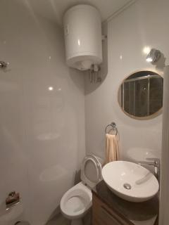 Luxury City Escape 2BR Apartment with Scenic Views & Private Garage - 2