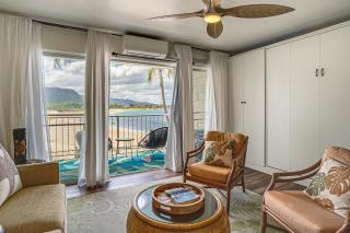 Steps to Beach & Pool! Oceanfront Waianae Studio - 5