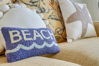 Steps to Beach & Pool! Oceanfront Waianae Studio - 1