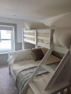 Hughie Toms Cottage - 8