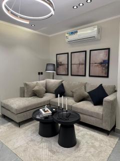 Cozy 1BR 65 inch TV Bathtub and Outdoor Seating - 4