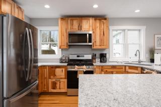 Newly built modern gem with 4 Beds Sanford Lake access close to Traverse City & Dunes - 2