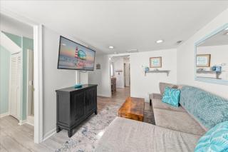 Avas Beach Cottage - 5
