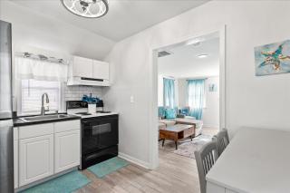 Avas Beach Cottage - 1