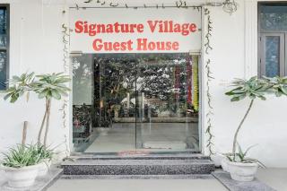 Hotel O Signature Village Guest House - 1