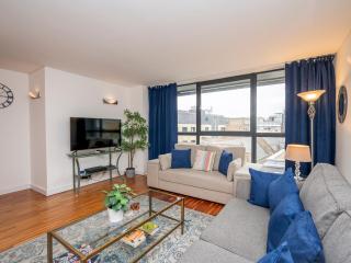 Bright Spacious Flat in Central London Sleeps 6 - Pass the Keys - 0