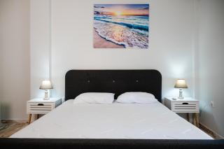Sunny 2BR Apartment Iraklia - 4