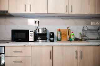 Sunny 2BR Apartment Iraklia - 1