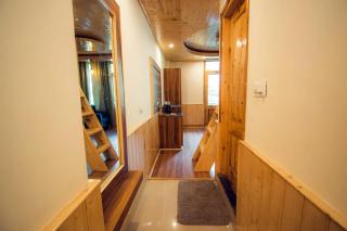 Navaura Stays & Cafe, Old Manali - 2