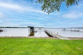 Shawano Lake House w/ Boat Dock, Kayaks, & Grill! - 5