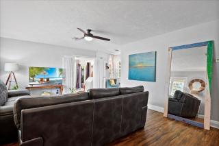 Serenity Tiki Beach House King Size Bed! - 3