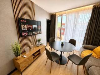 Modern 2 bedroom apartment with big terrace - 8