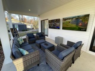 Luxury Estate with StadiumTDJ Views Sleeps 20 - 8