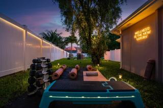 Palm Oasis Salt Pool I Movies I Firepit I Golf - 9