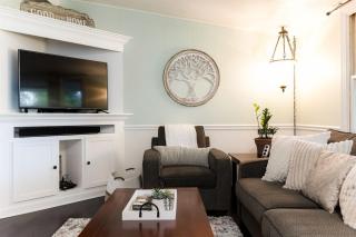 Huddle & Hangout - 3BR House Close to ND - 8