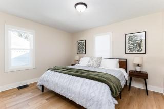 End Zone Escape2BR house 1 mile to ND Stadium! - 6