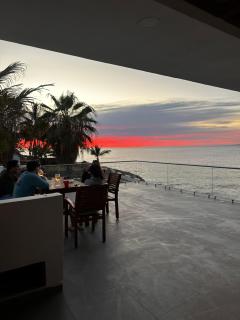 Oceanfront House, Private Beach - 4