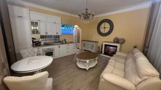 Central Boulevard Apartment 3 - 1