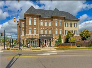 Modern 2 Bedroom Private Suite, Prime Location - 2