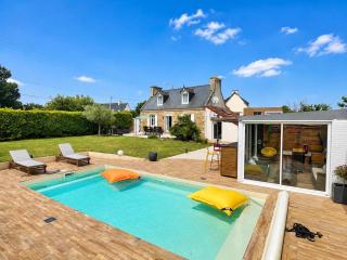 Maison bord de mer avec piscine chauffée à Trebeurden , côte de granit rose - 0