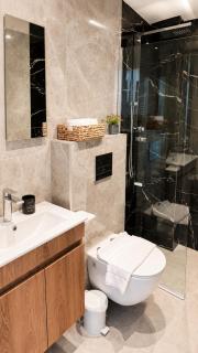 Ambra Luxury Suite 9 by MK Properties - 3