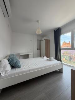 Pedregalejo Home: Cafés Near & Work-Friendly Space - 8