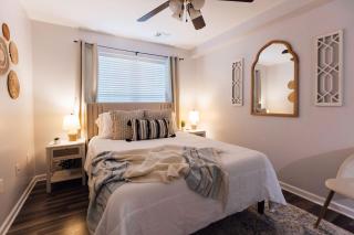 Spacious 3 Bed Condo Near ETSU - 1