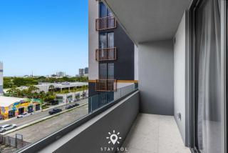 Wynwood Escape Stylish Studio with Balcony in Miami - 5