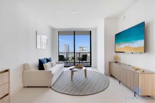 Modern 1BR Oasis with Pool & Gym Access - 6