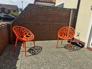 Ground floor 2BR parking x 2 train and bus 5 min - 6