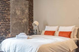 Modern Apartment in Korea Town - 7
