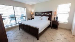 Direct Beachfront 3BR - 3 Pools & 3 Jacuzzis - 5