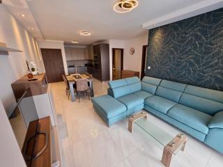 Sunflower, Designer Two-Bedroom Apartment - 6