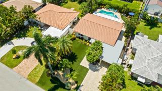 Pelican Landing - ropical Escape with a Heated Pool in Fort Lauderdale - 3