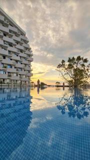Heaven Infinity Aurora Pool & Spa - 3