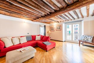 Beautiful Flat In The Historic Center - Happy Rentals - 1