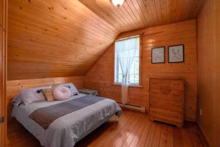 Rustic Chalet Hideaway - Hot Tub & Trail Access - 7