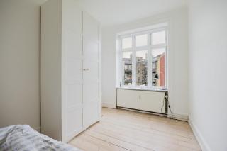 Central Apt at Enghave Plads w 2 Balconies - 1