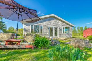 Walk to Beaches & Trails: Waterfront Maine Escape! - 0